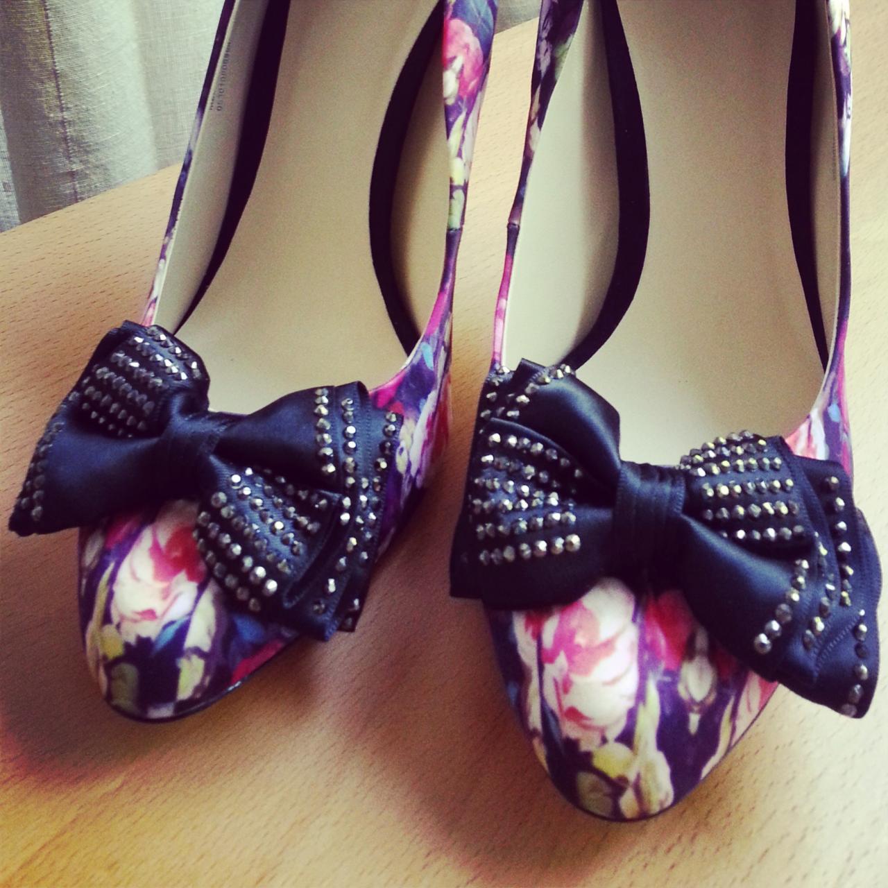 Satin Floral Heels With Black Bow Size 9 Us / 7 Uk / 40 Eu